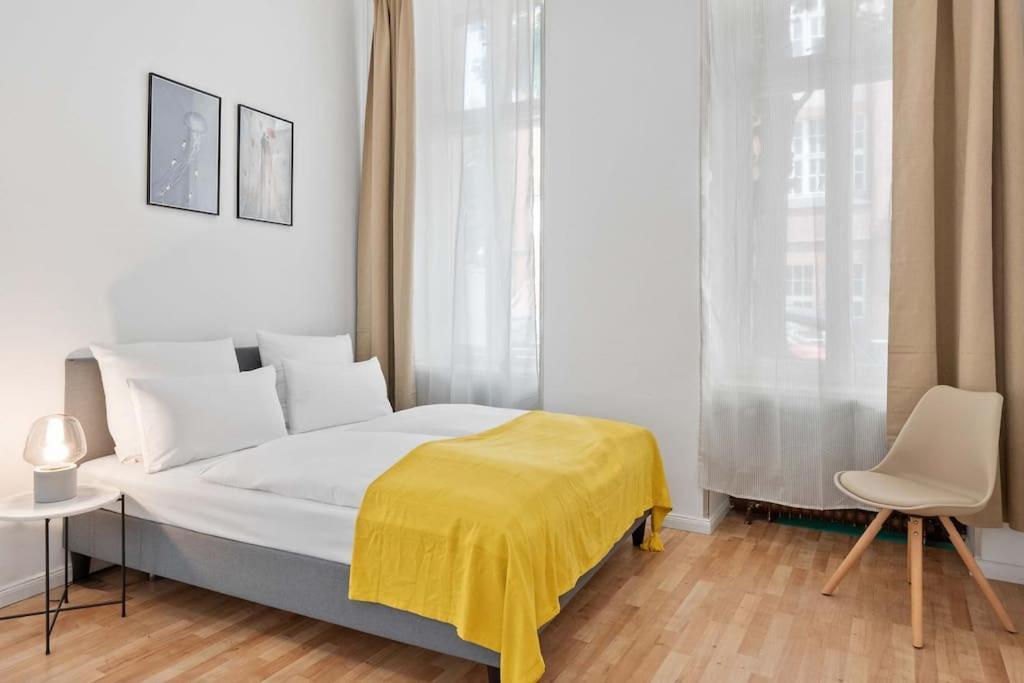Apartment 33 O, 4 And Whirlpool Berlin