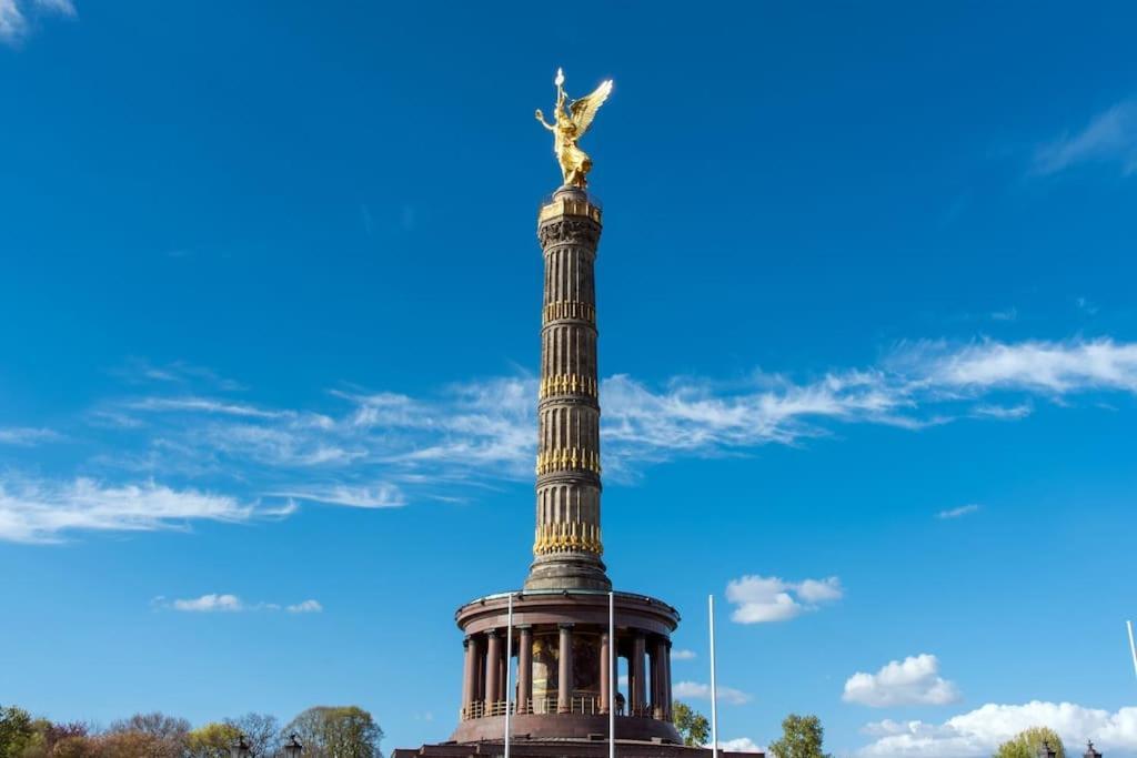 33 O, 4 And Whirlpool * Berlin